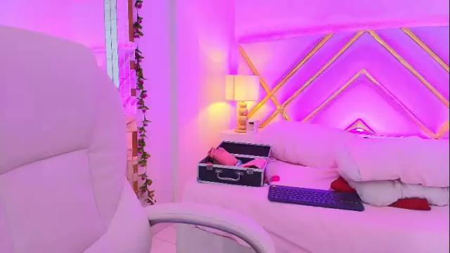 Image 12 of evaa_cloee Stream on Chaturbate on 9 days ago