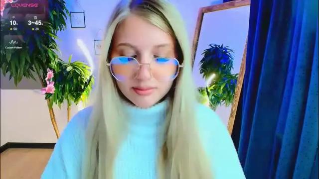 Image 6 of evacadooo Stream on Chaturbate on 3 months ago