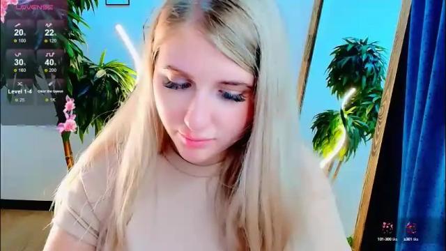 Image 2 of evacadooo Stream on Chaturbate on 2 months ago