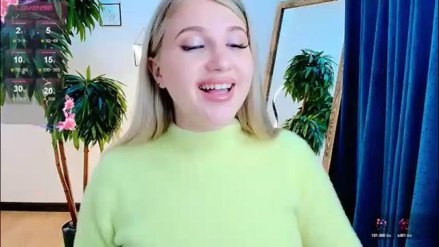 Image 10 of evacadooo Stream on Chaturbate on 2 months ago