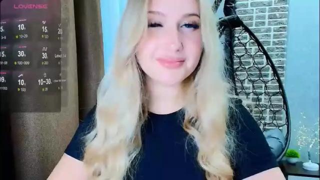 Image 4 of evacadooo Stream on Chaturbate on 2 months ago