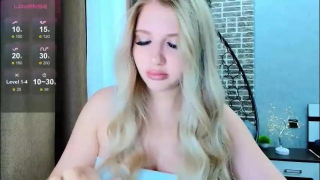 Image 4 of evacadooo Stream on Chaturbate on 2 months ago