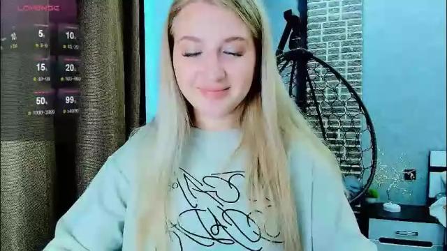 Image 3 of evacadooo Stream on Chaturbate on 1 month ago