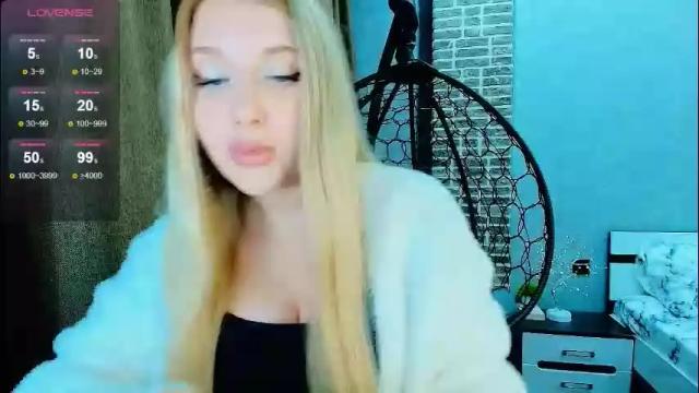 Image 3 of evacadooo Stream on Chaturbate on 1 month ago