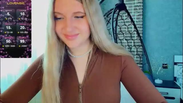 Image 3 of evacadooo Stream on Chaturbate on 2 months ago