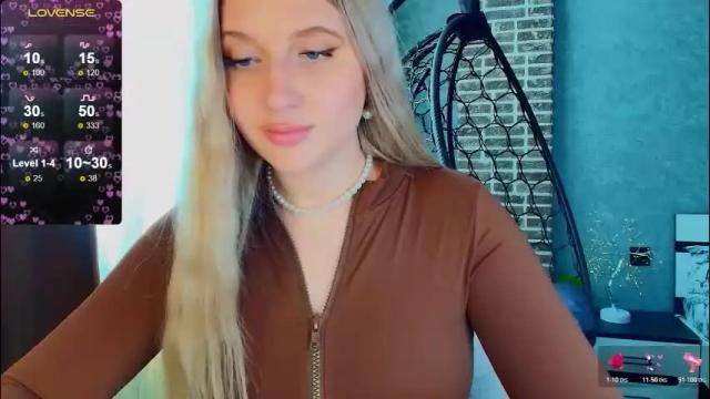 Image 4 of evacadooo Stream on Chaturbate on 2 months ago