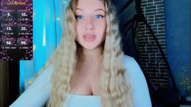 Image 11 of evacadooo Stream on Chaturbate on 2 months ago