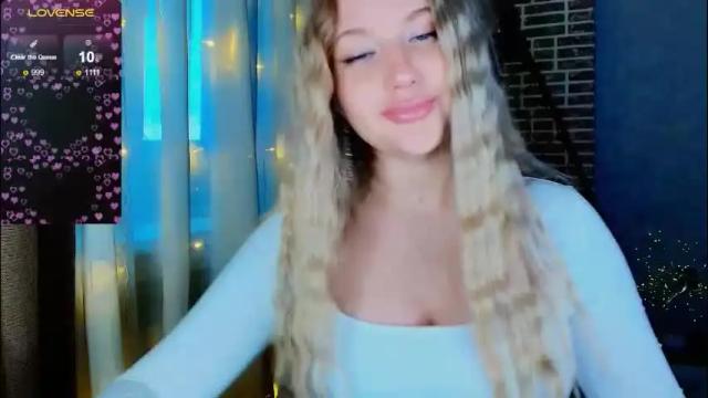 Image 3 of evacadooo Stream on Chaturbate on 2 months ago