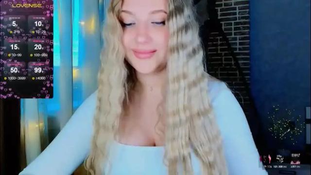 Image 4 of evacadooo Stream on Chaturbate on 2 months ago