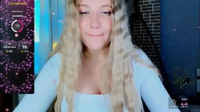 Image 7 of evacadooo Stream on Chaturbate on 2 months ago