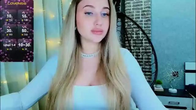 Image 4 of evacadooo Stream on Chaturbate on 2 months ago