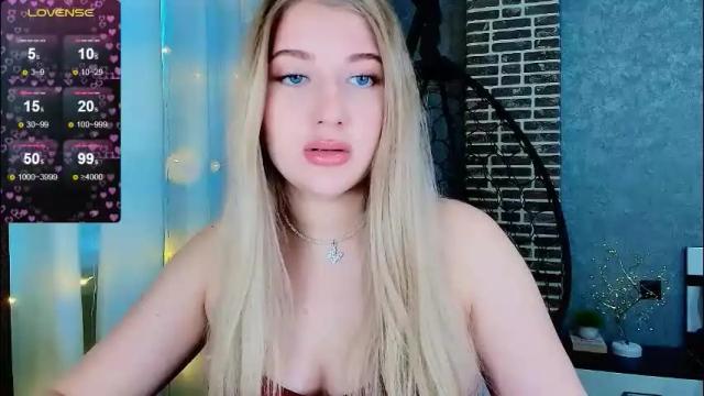 Image 3 of evacadooo Stream on Chaturbate on 1 month ago