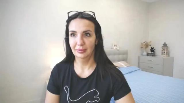 Image 10 of evadesantis Stream on Chaturbate on 18 months ago