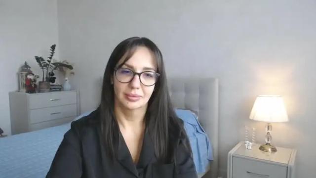 Image 11 of evadesantis Stream on Chaturbate on 18 months ago