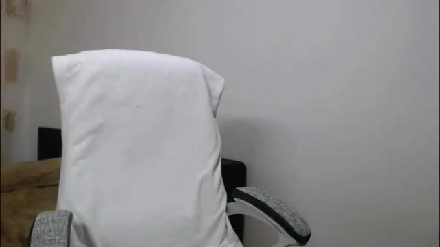 Image 3 of evadesireone Stream on Chaturbate on 2 months ago