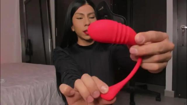 Image 4 of evaevanscute Stream on Chaturbate on 22 days ago