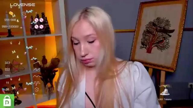 Image 2 of evaglass_ Stream on Chaturbate on 15 months ago