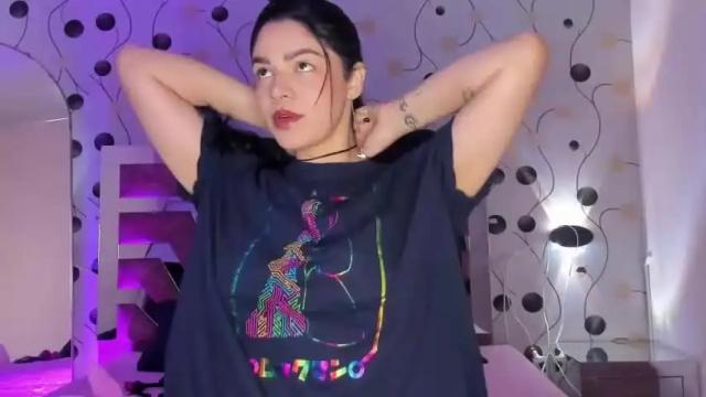 Image 2 of evagoldenlife Stream on Chaturbate on 12 months ago