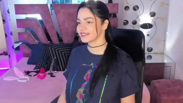 Image 7 of evagoldenlife Stream on Chaturbate on 12 months ago