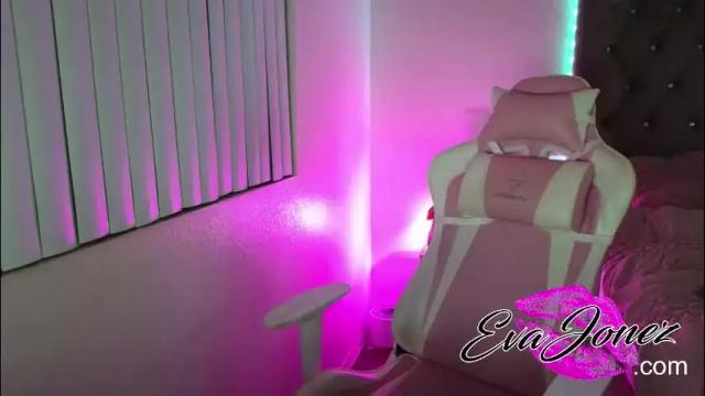 Image 10 of evajonez Stream on Chaturbate on 2 months ago