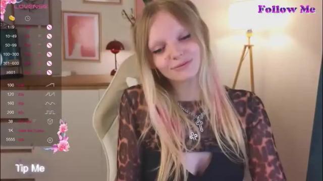 Image 2 of evangel1ne Stream on Chaturbate on 2 months ago