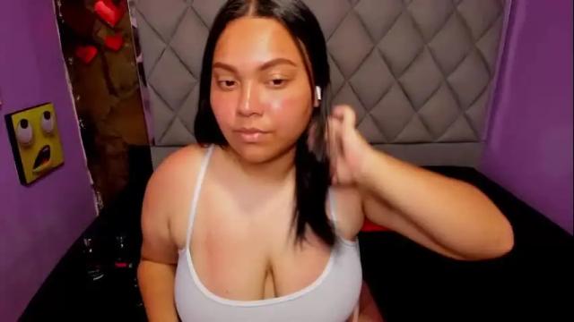 Image 3 of evangeline_meyer Stream on Chaturbate on 1 month ago