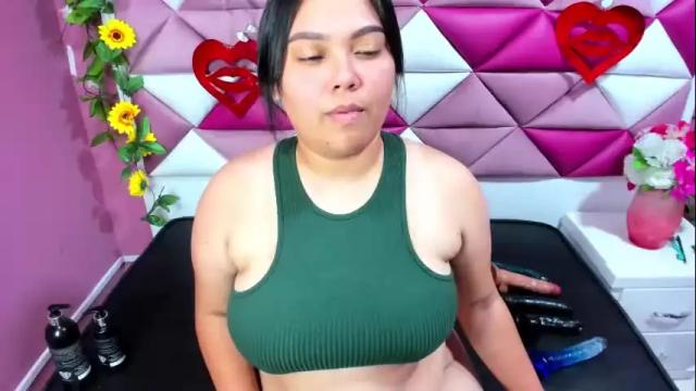 Image 3 of evangeline_meyer Stream on Chaturbate on 1 month ago