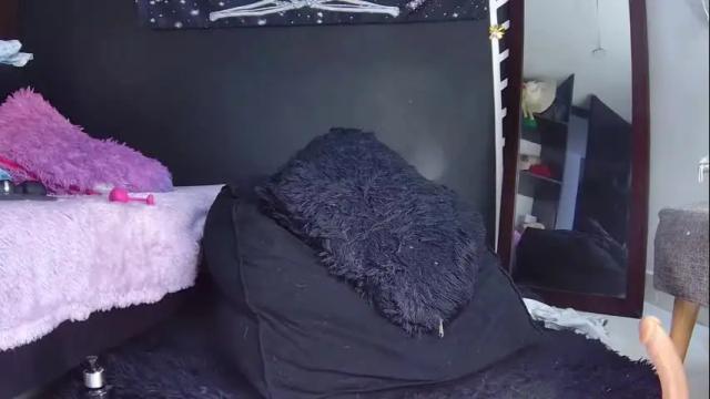 Image 2 of evangelinecors Stream on Chaturbate on 1 month ago