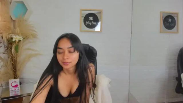 Image 3 of evangelinex69 Stream on Chaturbate on 2 months ago