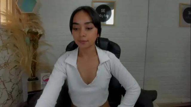 Image 2 of evangelinex69 Stream on Chaturbate on 1 month ago