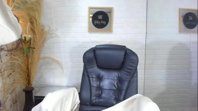 Image 12 of evangelinex69 Stream on Chaturbate on 23 days ago