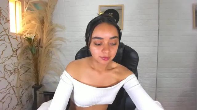 Image 3 of evangelinex69 Stream on Chaturbate on 12 days ago