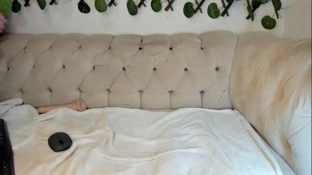 Image 3 of evangely15 Stream on Chaturbate on 1 month ago