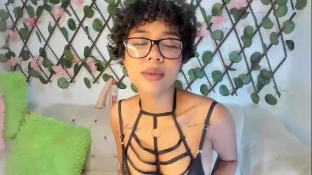 Image 2 of evangely15 Stream on Chaturbate on 24 days ago