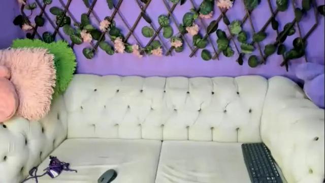 Image 2 of evangely15 Stream on Chaturbate on 2 months ago