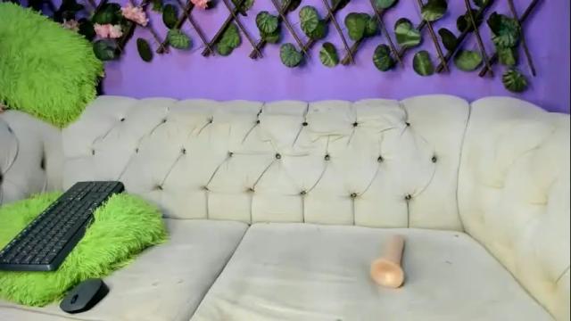 Image 4 of evangely15_ Stream on Chaturbate on 21 days ago