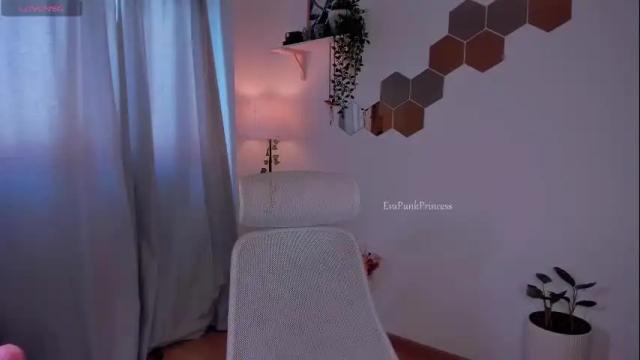 Image 11 of evapunkprincess Stream on Chaturbate on 20 days ago