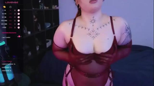 Image 12 of evaredmooon Stream on Chaturbate on 3 months ago