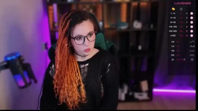 Image 10 of evaredmooon Stream on Chaturbate on 2 months ago