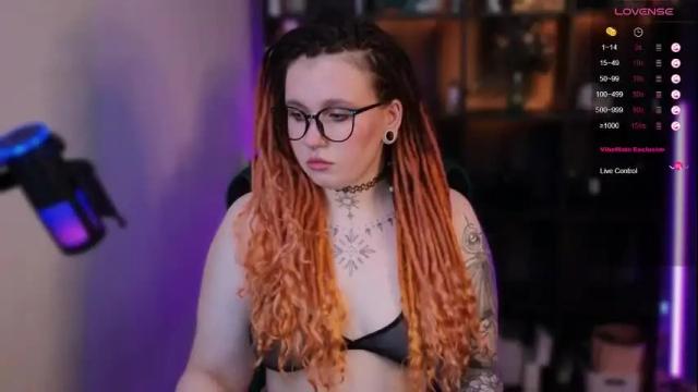 Image 12 of evaredmooon Stream on Chaturbate on 2 months ago