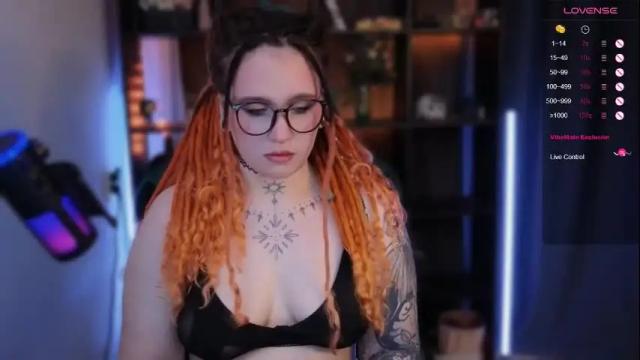 Image 4 of evaredmooon Stream on Chaturbate on 2 months ago