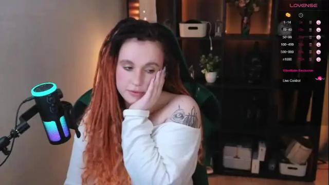 Image 11 of evaredmooon Stream on Chaturbate on 2 months ago