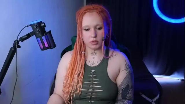Image 7 of evaredmooon Stream on Chaturbate on 2 months ago