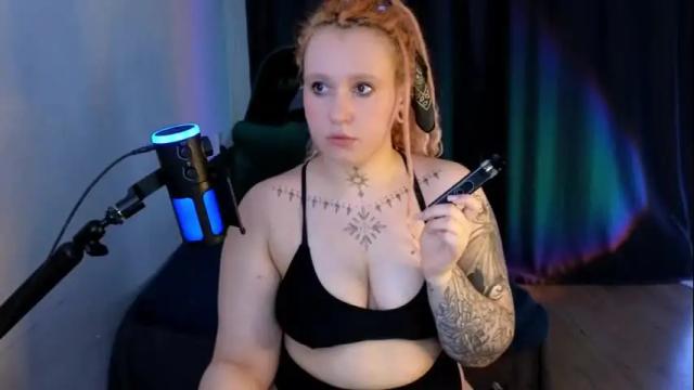 Image 4 of evaredmooon Stream on Chaturbate on 1 month ago