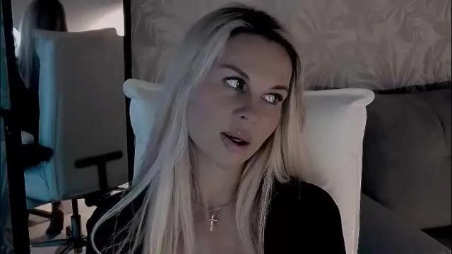 Image 11 of evarelusionj Stream on Chaturbate on 1 month ago