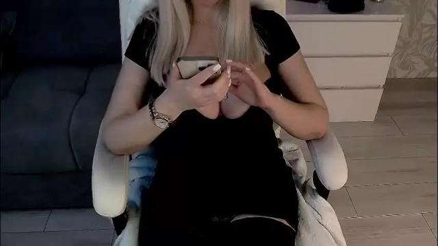 Image 8 of evarelusionj Stream on Chaturbate on 2 months ago