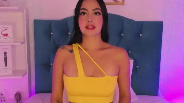 Image 3 of evaritz__ Stream on Chaturbate on 1 month ago