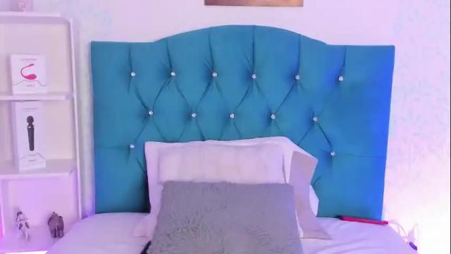 Image 3 of evaritz__ Stream on Chaturbate on 1 month ago