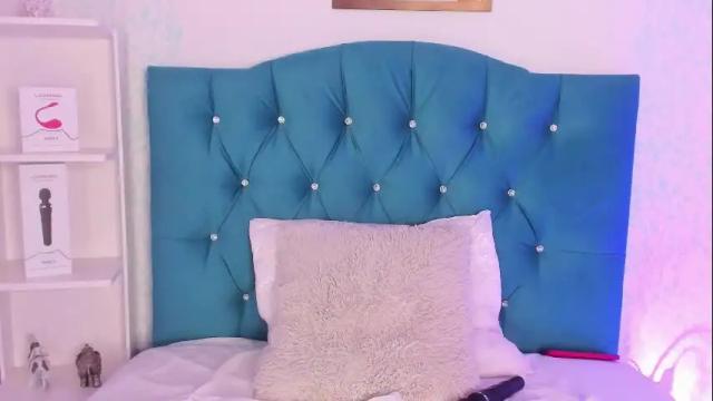 Image 3 of evaritz__ Stream on Chaturbate on 1 month ago