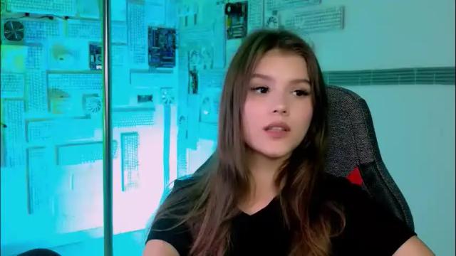 Image 12 of evathopson Stream on Chaturbate on 3 months ago